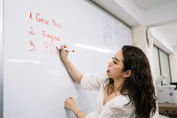 Enjeux Juridiques de la Réalité Virtuelle en Éducation : Une Exploration Avant-Gardiste