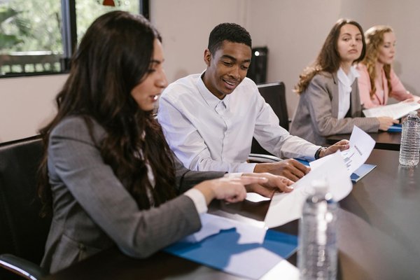 Maîtrise des Conflits d'Intérêt: Un Défi Éthique Crucial pour Aujourd'hui